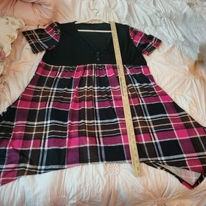 Womens 1X Short Sleeve V neck top